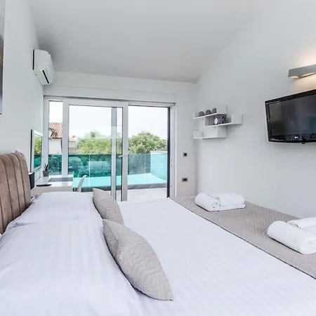Zara Villa *